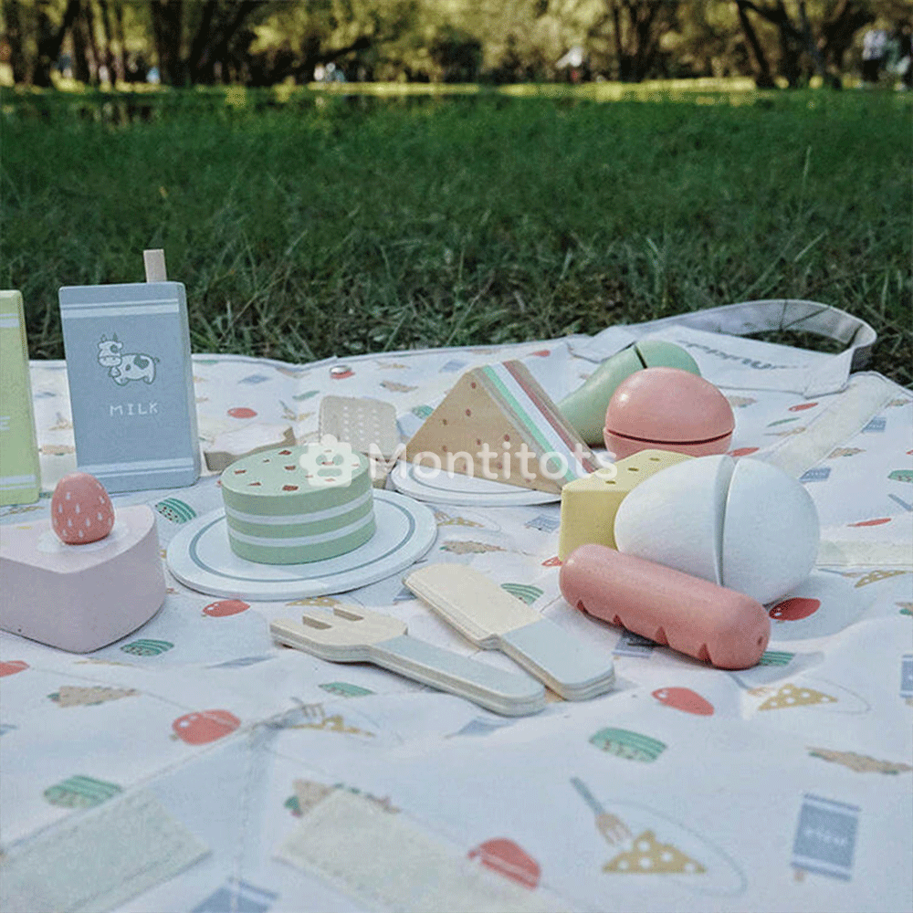 Montessori Picnic Set on grass